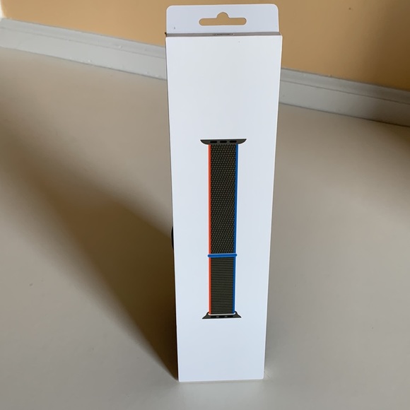 Apple Watch Olive Sport Loop - Picture 3 of 9